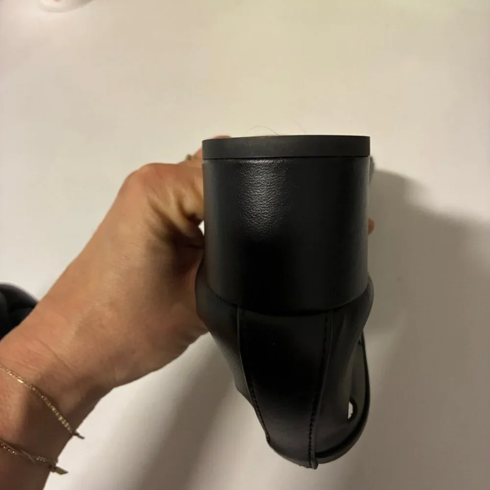 Dear Frances 37 Balla Pump Black Patent Leather with Perforations - Picture 6 of 8